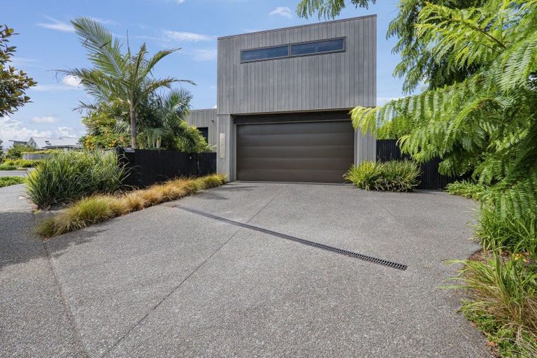 Photo of property in 563 Grenada Street, Papamoa Beach, Papamoa, 3118