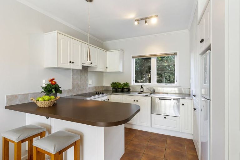 Photo of property in Kingsgate Flats, 10 Austin Street, Mount Victoria, Wellington, 6011