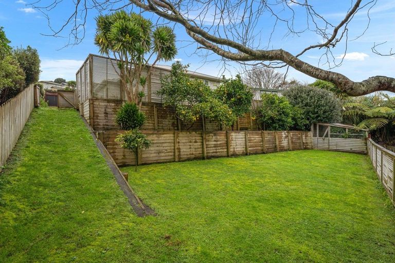 Photo of property in 10 Heaphy Street, Westown, New Plymouth, 4310