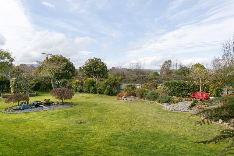 Photo of property in 38 Kinder Street, Acacia Bay, Taupo, 3330