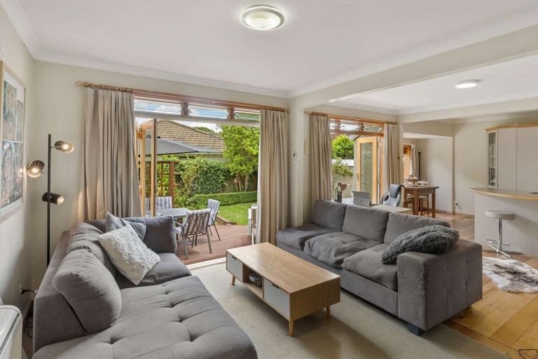 Photo of property in 21 Parata Street, Hokowhitu, Palmerston North, 4410