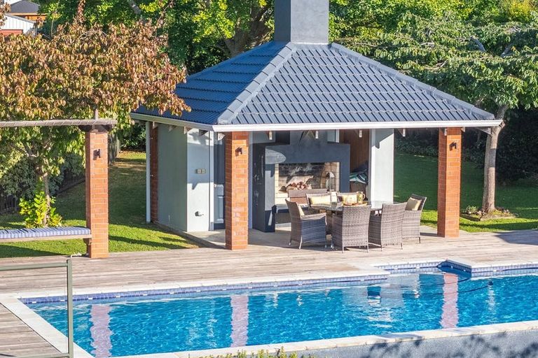 Photo of property in 52-56 Winara Avenue, Waikanae, 5036