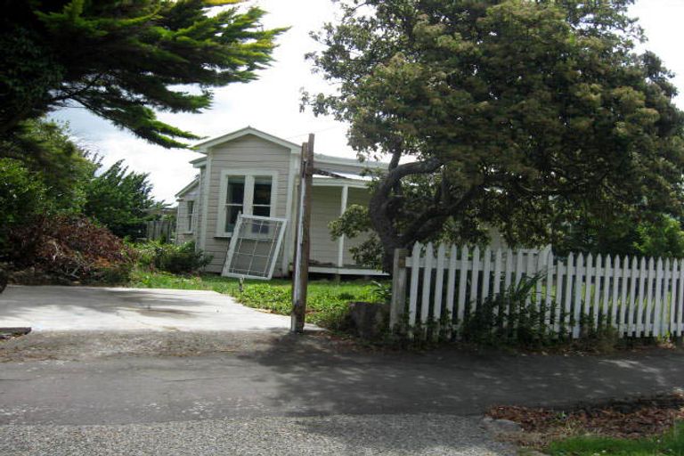 Photo of property in 18 Tararua Street, Pahiatua, 4910