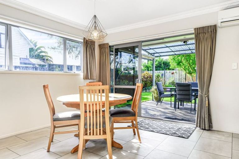 Photo of property in 21 Burn-murdoch Street, St Andrews, Hamilton, 3200