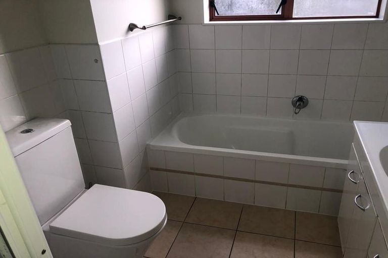 Photo of property in 4 Greenberry Drive, Ranui, Auckland, 0612