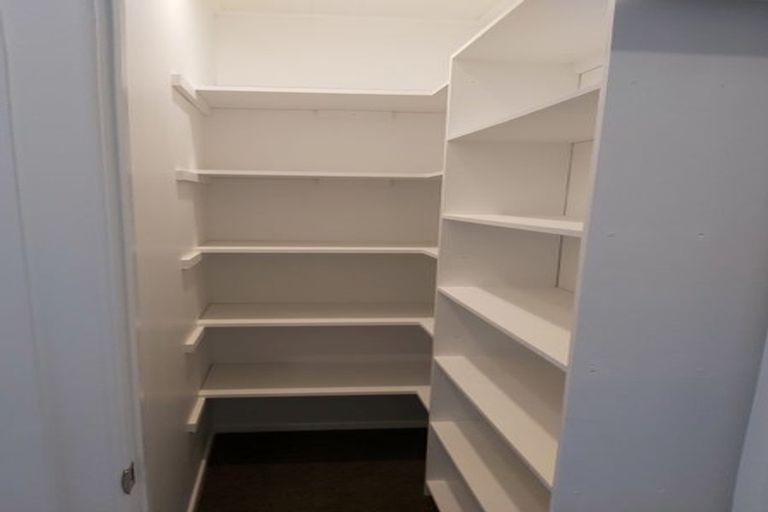 Photo of property in 6 Queens Road, Glen Avon, New Plymouth, 4312