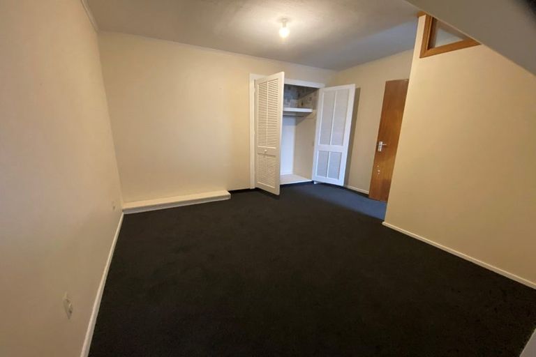 Photo of property in 20a Bloomsbury Grove, Newlands, Wellington, 6037