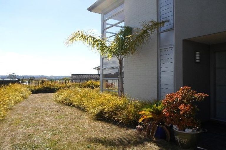 Photo of property in 44 Oakway Drive, Schnapper Rock, Auckland, 0632