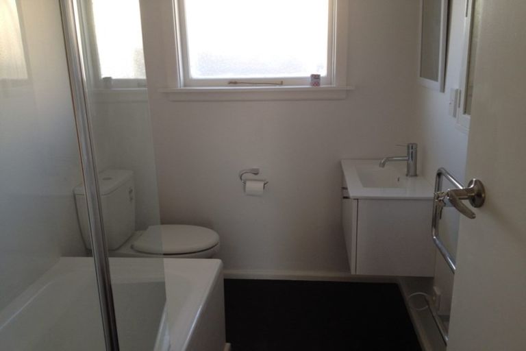 Photo of property in 2/32 Brittan Street, Linwood, Christchurch, 8011