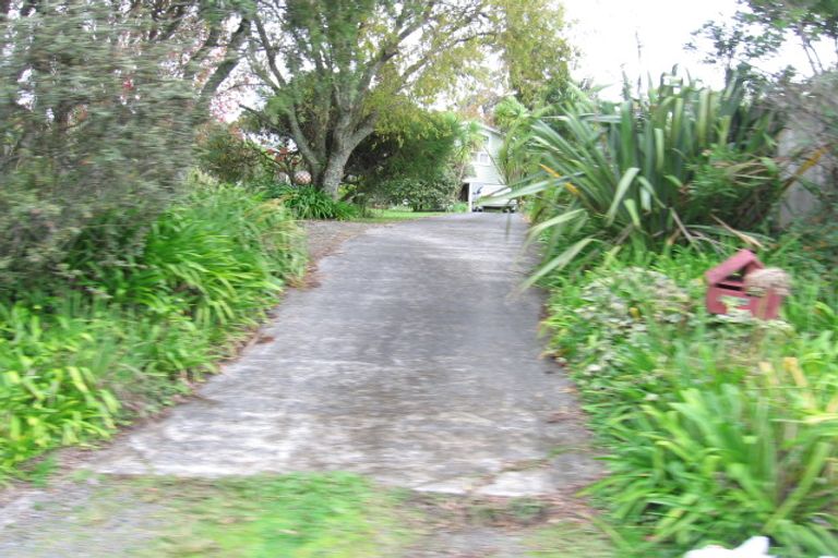 Photo of property in 25 Tauhinu Road, Greenhithe, Auckland, 0632