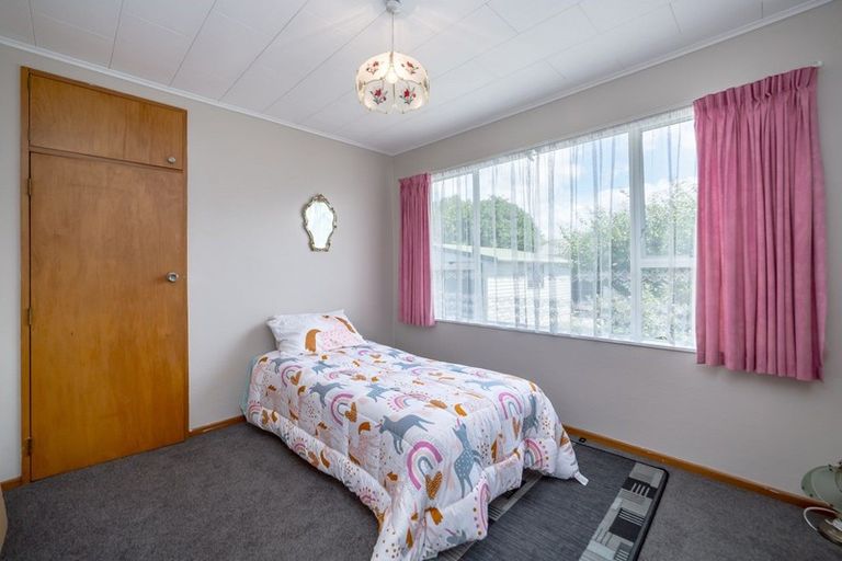 Photo of property in 2 Booth Street, Carterton, 5713