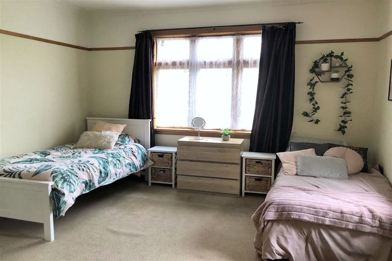 Photo of property in 1 Edward Street, Dannevirke, 4930