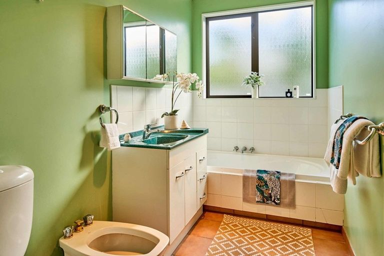 Photo of property in 18 Wyndrum Avenue, Waterloo, Lower Hutt, 5011