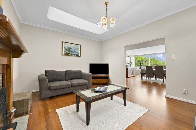 Photo of property in 15 Ferry Road, Days Bay, Lower Hutt, 5013