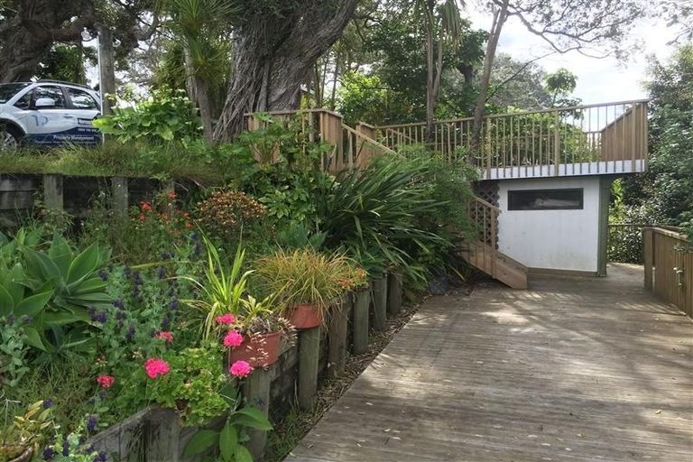 Photo of property in 17 Lysnar Road, Matakana, Warkworth, 0985