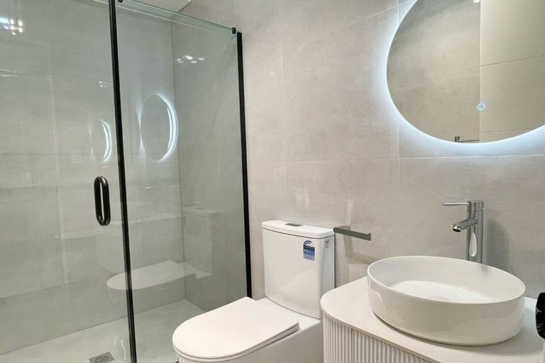 Photo of property in 7 Heketara Way, Massey, Auckland, 0614