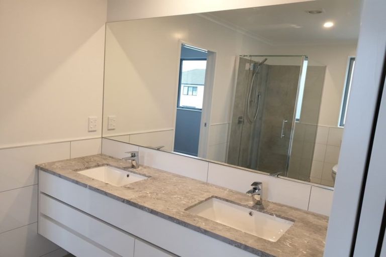 Photo of property in 52 Timmer Road, Flat Bush, Auckland, 2019
