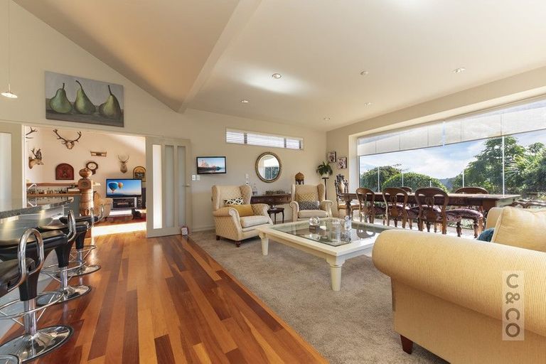 Photo of property in 1 Hawkes Access Road, Waitoki, Silverdale, 0994