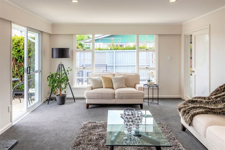 Photo of property in 1/200 Waimairi Road, Ilam, Christchurch, 8041