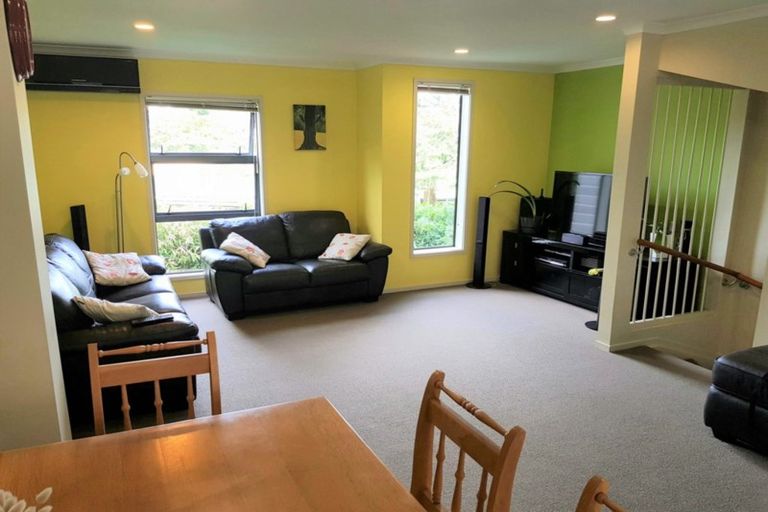 Photo of property in 36 Verdale Circle, Glen Eden, Auckland, 0602