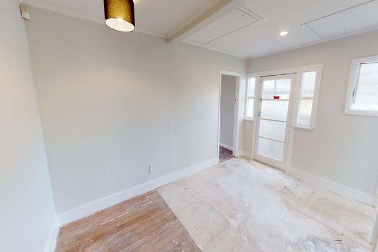 Photo of property in 118 Pahiatua Street, Hokowhitu, Palmerston North, 4410