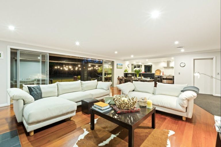 Photo of property in 875 Hibiscus Coast Highway, Waiwera, Orewa, 0994