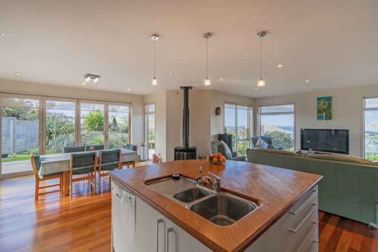 Photo of property in 159 Centennial Drive, Whitianga, 3510