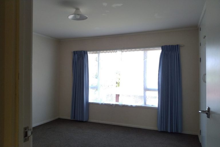Photo of property in 2/50 Te Kanawa Crescent, Henderson, Auckland, 0610