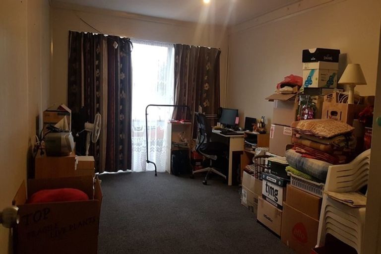 Photo of property in 62 Kohekohe Street, New Lynn, Auckland, 0600