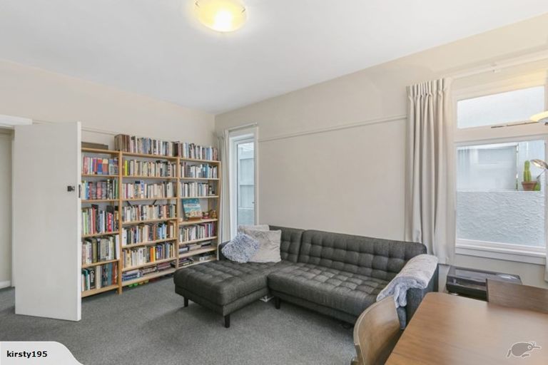 Photo of property in 5/1 Rixon Grove, Mount Victoria, Wellington, 6011