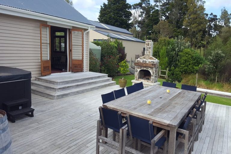 Photo of property in 364 Oneriri Road, Kaiwaka, 0573