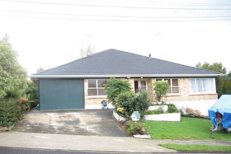 Photo of property in 10 Gibson Place, Mellons Bay, Auckland, 2014