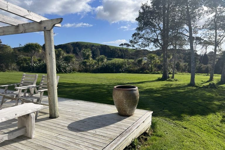 Photo of property in 364 Oneriri Road, Kaiwaka, 0573