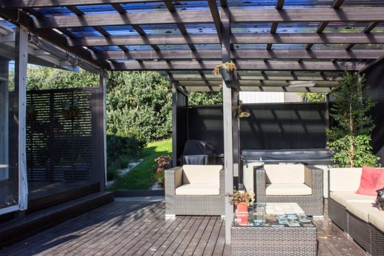 Photo of property in 2/49 Archers Road, Hillcrest, Auckland, 0629