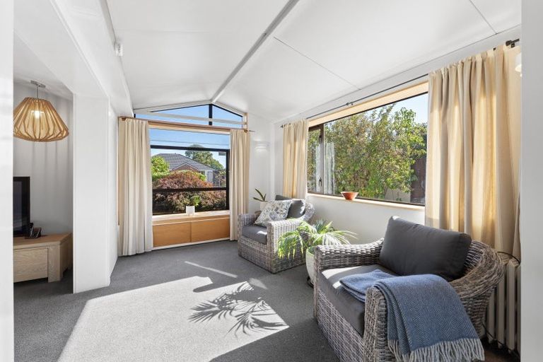 Photo of property in 32 Roberta Drive, Somerfield, Christchurch, 8024