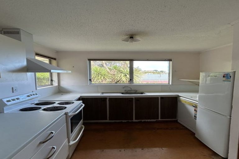 Photo of property in 14 Frobisher Street, Island Bay, Wellington, 6023