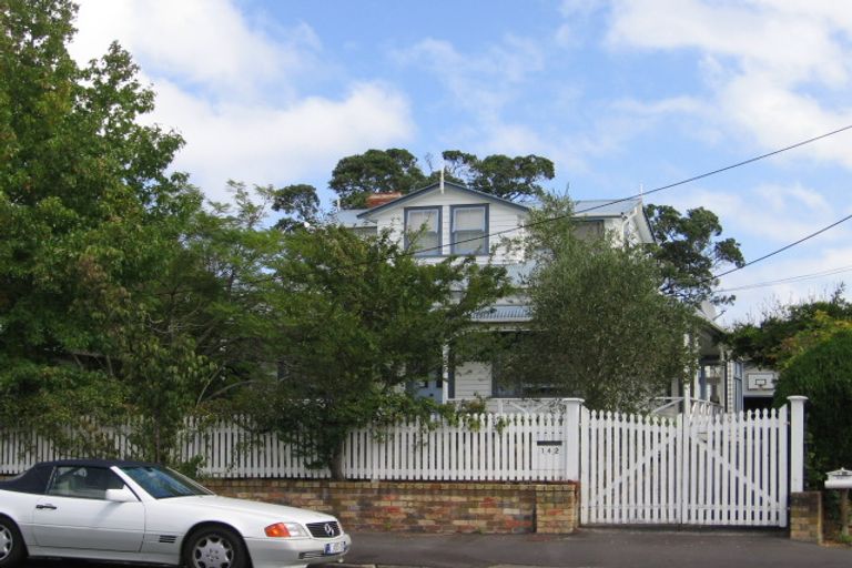 Photo of property in 142 Hinemoa Street, Birkenhead, Auckland, 0626