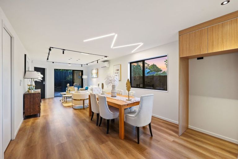 Photo of property in 15b Wilbur Place, Pakuranga Heights, Auckland, 2010