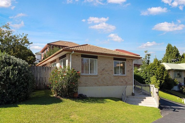 Photo of property in 20 Ryehill Close, New Lynn, Auckland, 0600