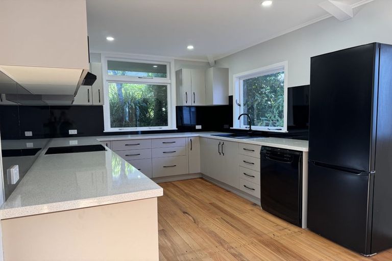 Photo of property in 26 Ngaio Road, Kelburn, Wellington, 6012