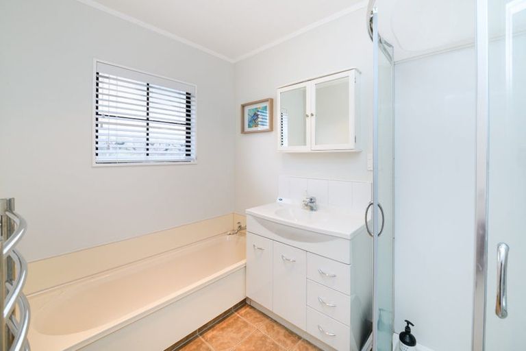 Photo of property in 57 Raglan Avenue, Cloverlea, Palmerston North, 4412