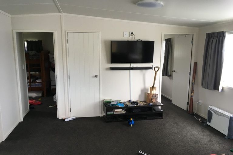 Photo of property in 1 Waiau Street, Torbay, Auckland, 0630