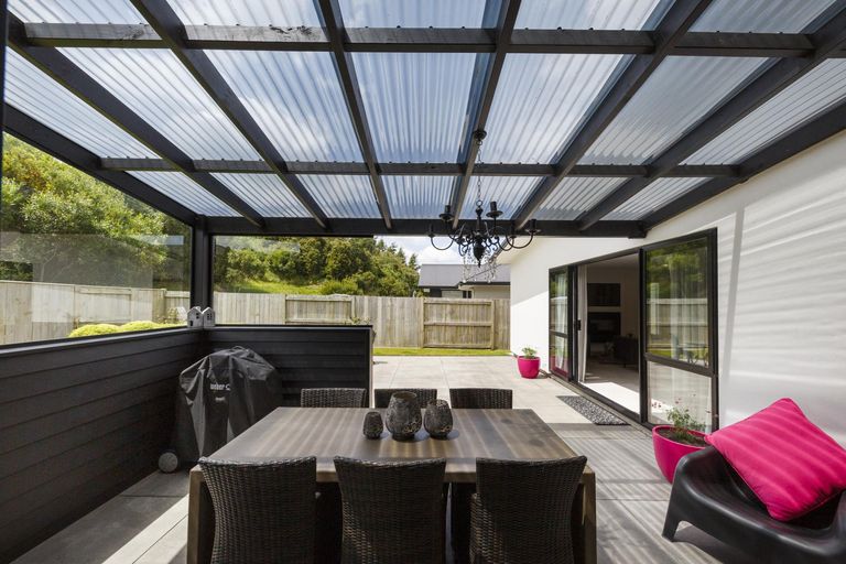 Photo of property in 5 Freedom Drive, Kelvin Grove, Palmerston North, 4414