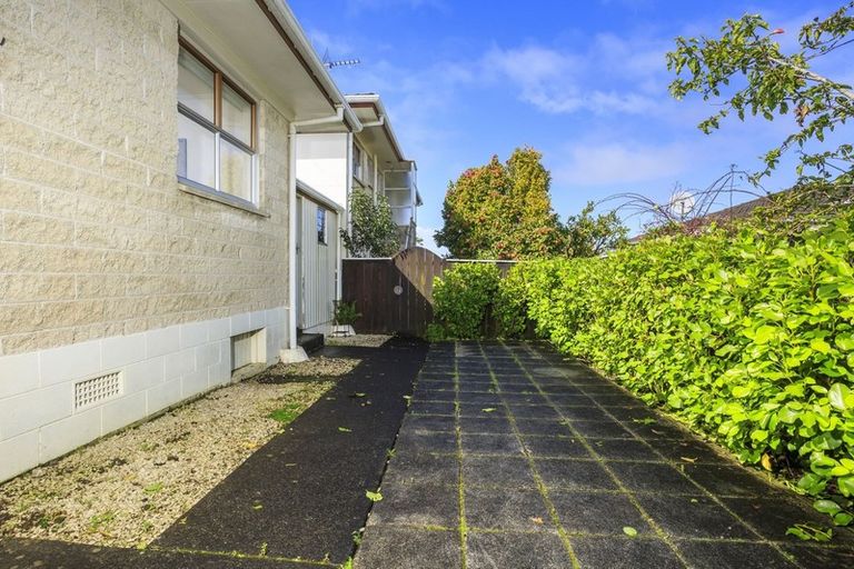 Photo of property in 2/22 Gordon Avenue, Milford, Auckland, 0620