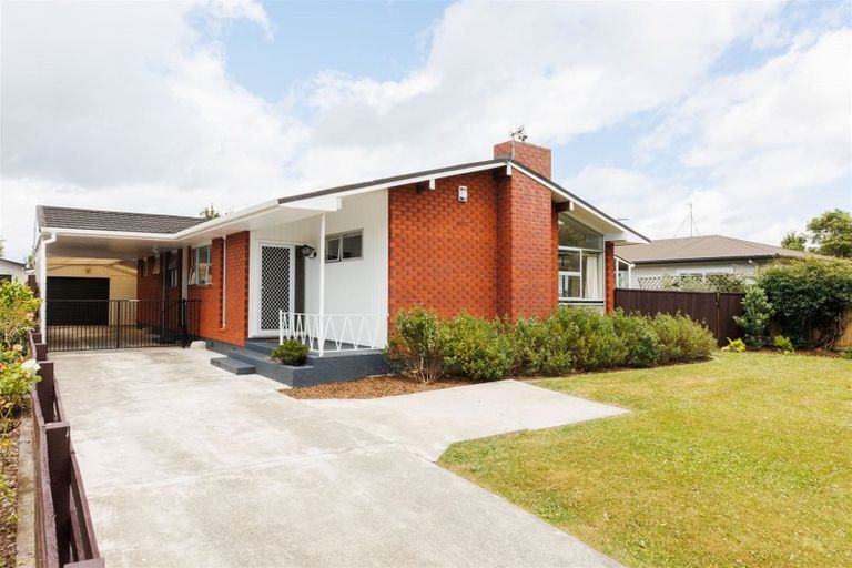 Photo of property in 20 Westhaven Grove, Takaro, Palmerston North, 4412