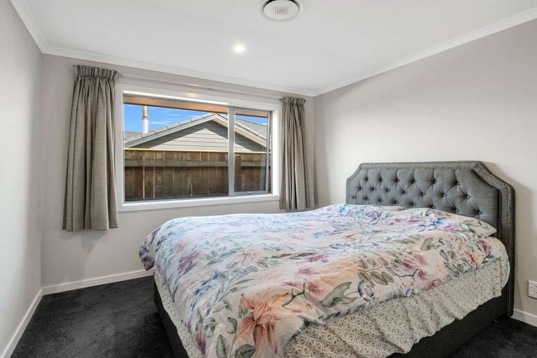 Photo of property in 5 Hydrangea Lane, Milson, Palmerston North, 4414