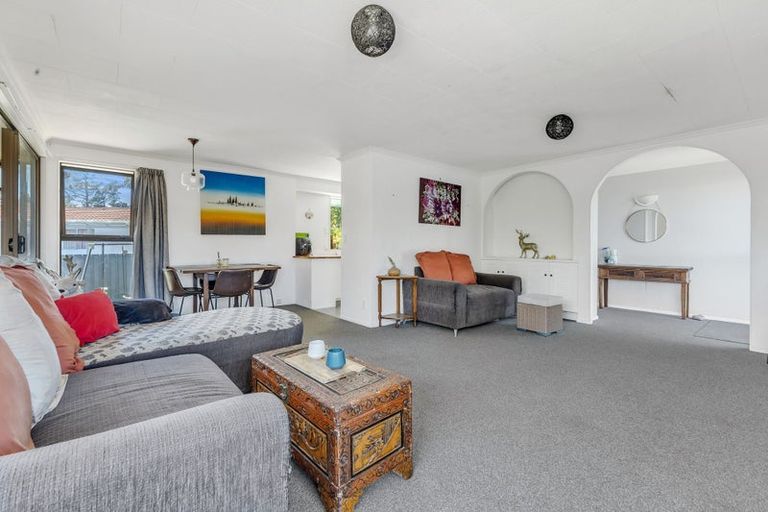 Photo of property in 10 Tawari Street, Inglewood, 4330