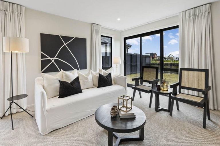 Photo of property in 13 Karaka School Lane, Karaka, 2580
