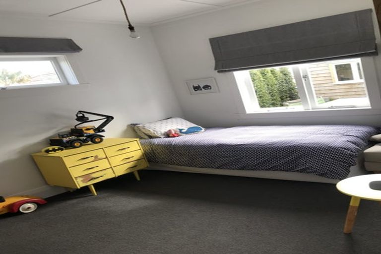 Photo of property in 28 Nikau Street, New Lynn, Auckland, 0600