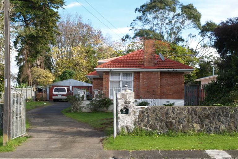 Photo of property in 68 Hallberry Road, Mangere East, Auckland, 2024